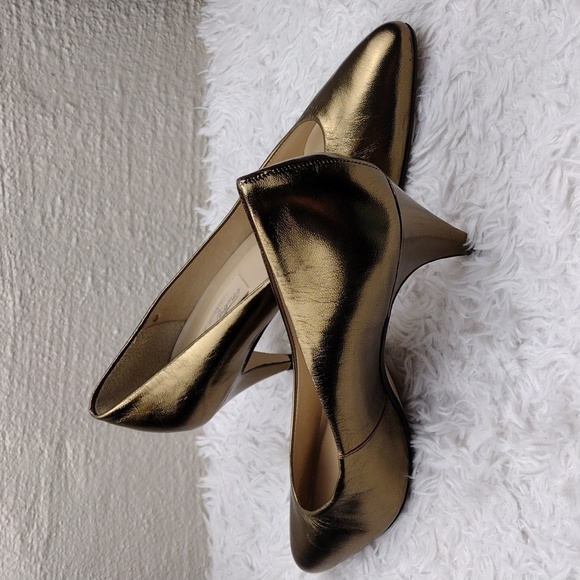 Etienne Aigner Gail Gold Leather Pointed-Toe Skinny Heel Slip On Pump Shoe - Picture 16 of 16